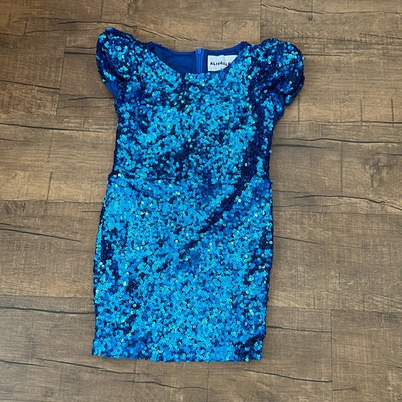 Tween Girls Mesh Overlay Blue Sequin Mini Dress - Picture 3 of 4